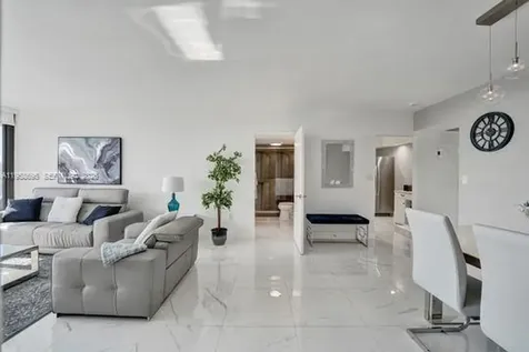 20515 E Country Club Drive Aventura FL 33180