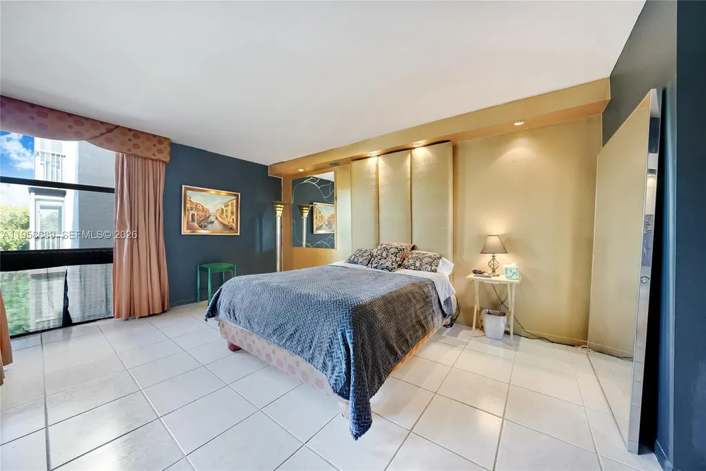 2802 N 46th Avenue Hollywood FL 33021