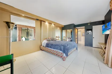 2802 N 46th Avenue Hollywood FL 33021