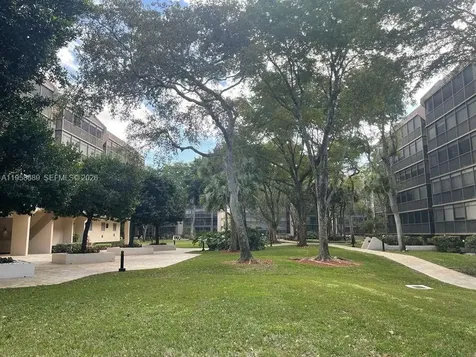 2802 N 46th Avenue Hollywood FL 33021