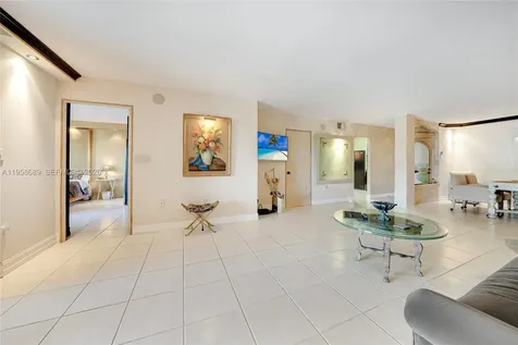 2802 N 46th Avenue Hollywood FL 33021