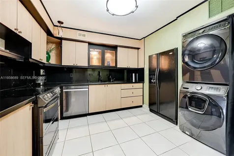 2802 N 46th Avenue Hollywood FL 33021