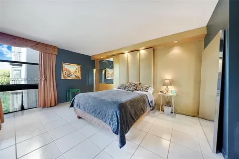 2802 N 46th Avenue Hollywood FL 33021