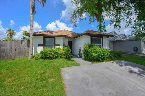 998 SW 8th Place Florida City FL 33034