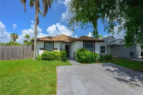998 SW 8th Place Florida City FL 33034
