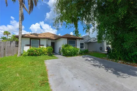 998 SW 8th Place Florida City FL 33034
