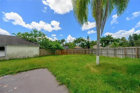 998 SW 8th Place Florida City FL 33034