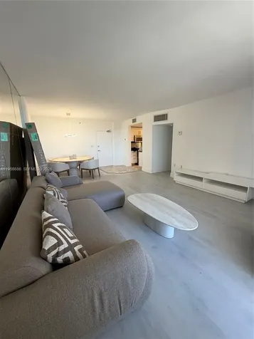 10275 Collins Avenue Bal Harbour FL 33154