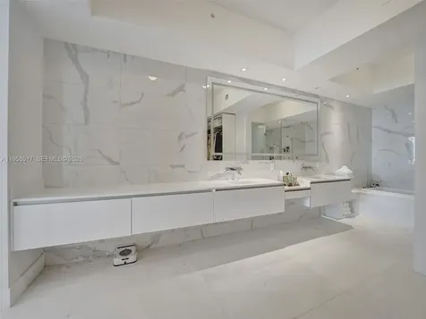 5500 Island Estates Drive Aventura FL 33160