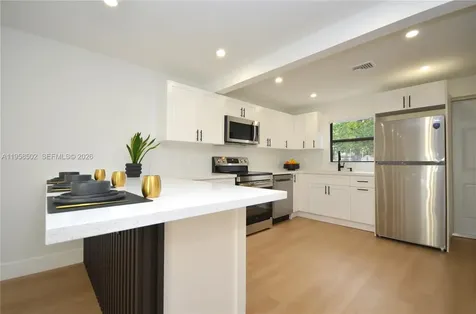 4417 NW 23rd Court Miami FL 33142
