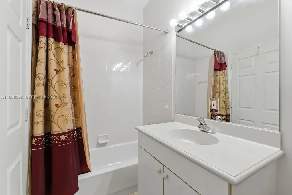 5750 NW 119th Terrace Coral Springs FL 33076