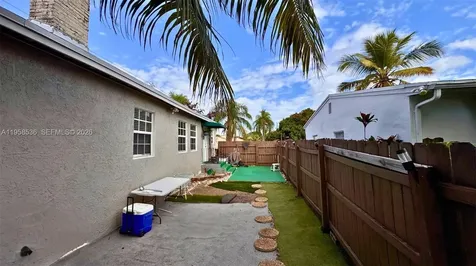 1825 N 24th Avenue Hollywood FL 33020