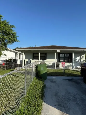 208 NW 7th Street Hallandale Beach FL 33009
