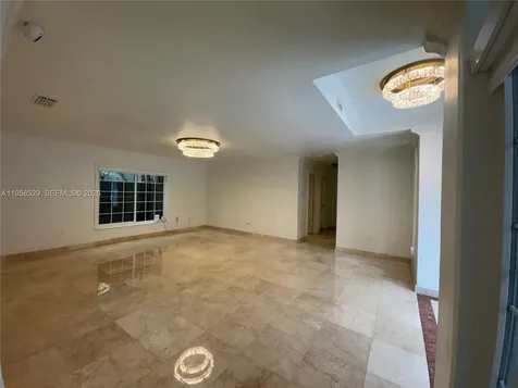 3185 Washington Street Miami FL 33133