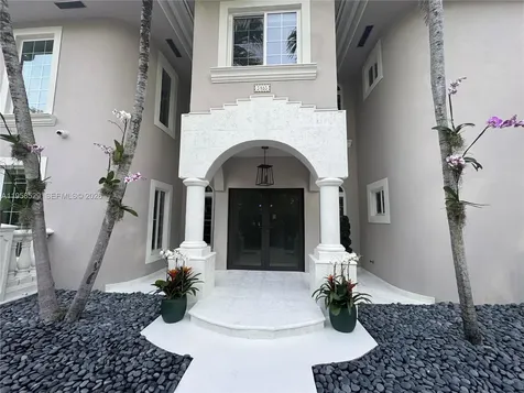 3185 Washington Street Miami FL 33133