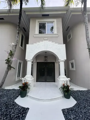 3185 Washington Street Miami FL 33133
