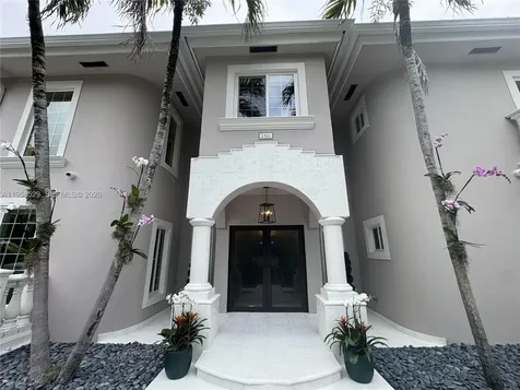3185 Washington Street Miami FL 33133