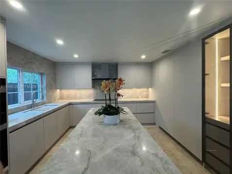 3185 Washington Street Miami FL 33133