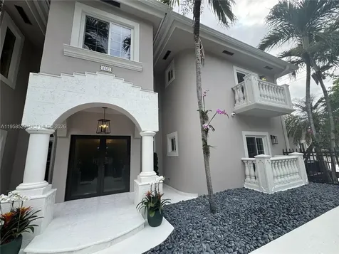 3185 Washington Street Miami FL 33133