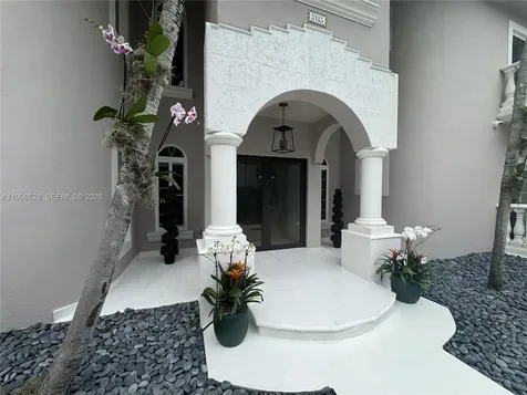 3185 Washington Street Miami FL 33133