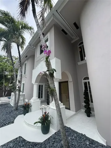 3185 Washington Street Miami FL 33133
