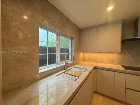 3185 Washington Street Miami FL 33133