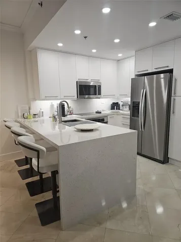 6515 Collins Avenue Miami Beach FL 33141