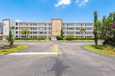 2130 Cambridge F Deerfield Beach FL 33442