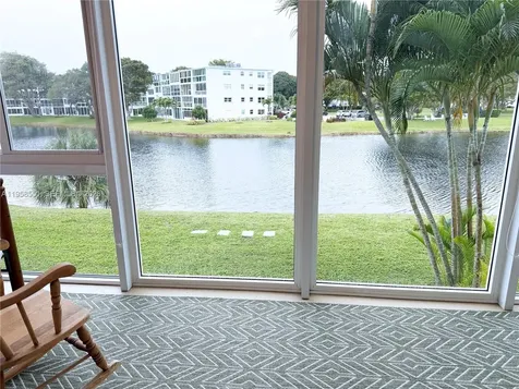 2130 Cambridge F Deerfield Beach FL 33442