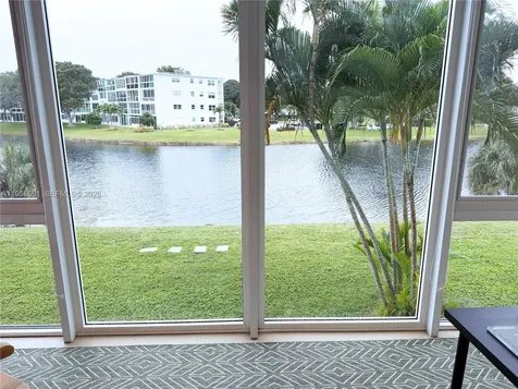 2130 Cambridge F Deerfield Beach FL 33442