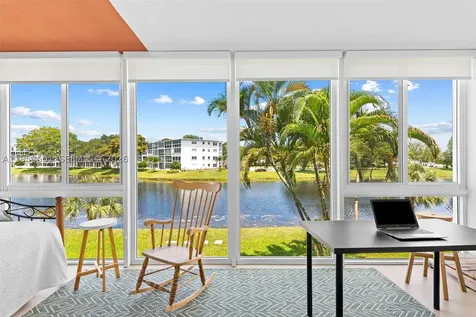 2130 Cambridge F Deerfield Beach FL 33442