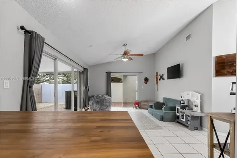 8864 NW 189th Terrace Hialeah FL 33018