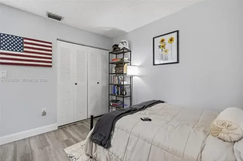 8864 NW 189th Terrace Hialeah FL 33018