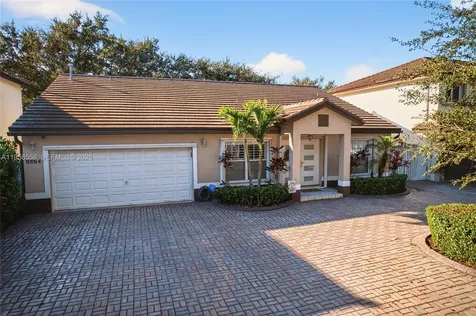 8864 NW 189th Terrace Hialeah FL 33018