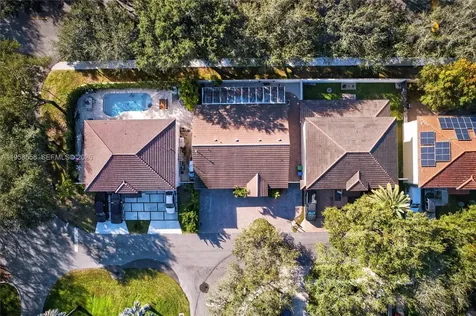 8864 NW 189th Terrace Hialeah FL 33018