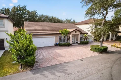 8864 NW 189th Terrace Hialeah FL 33018