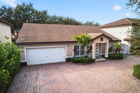 8864 NW 189th Terrace Hialeah FL 33018