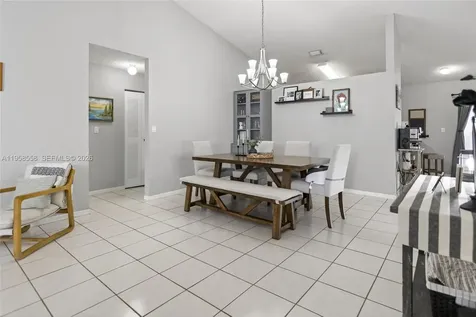 8864 NW 189th Terrace Hialeah FL 33018
