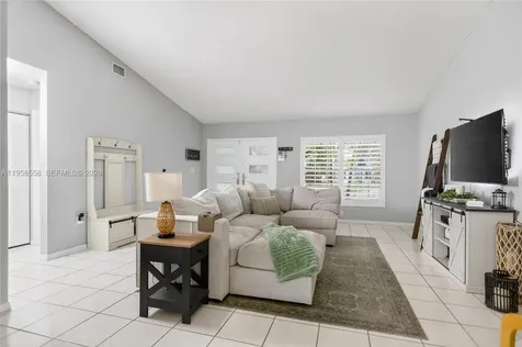 8864 NW 189th Terrace Hialeah FL 33018