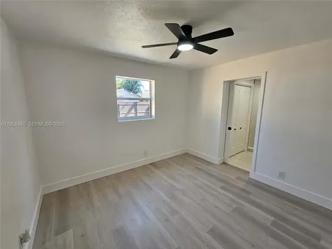 5660 NE 5th Avenue Oakland Park FL 33334