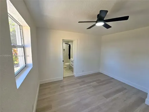 5660 NE 5th Avenue Oakland Park FL 33334