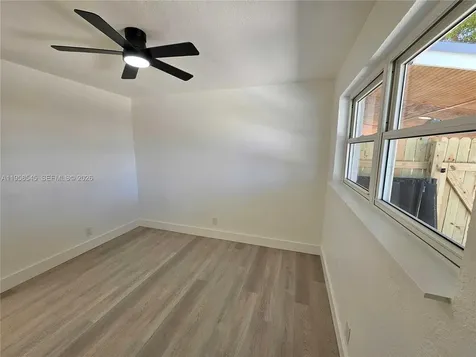 5660 NE 5th Avenue Oakland Park FL 33334