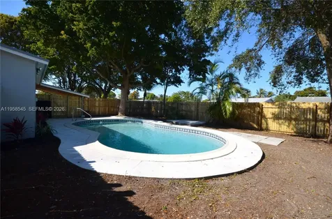5660 NE 5th Avenue Oakland Park FL 33334