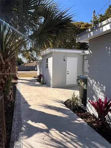 5660 NE 5th Avenue Oakland Park FL 33334