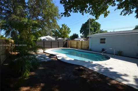 5660 NE 5th Avenue Oakland Park FL 33334