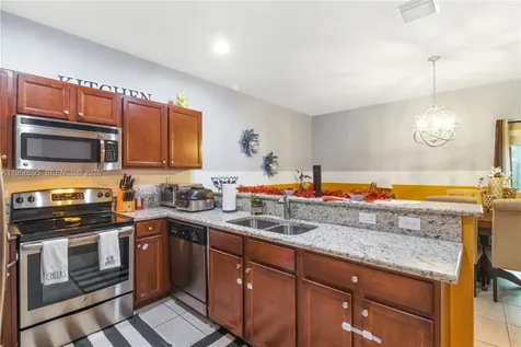 707 SE 32nd Terrace Homestead FL 33033