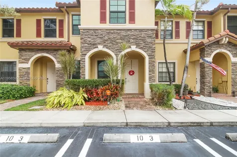 707 SE 32nd Terrace Homestead FL 33033