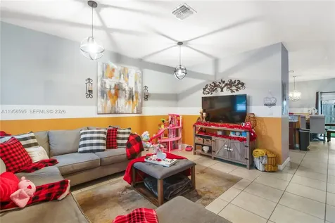 707 SE 32nd Terrace Homestead FL 33033