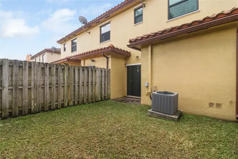 707 SE 32nd Terrace Homestead FL 33033