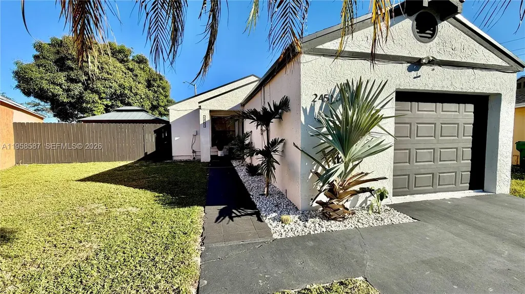 2451 SW 85th Terrace Miramar FL 33025
